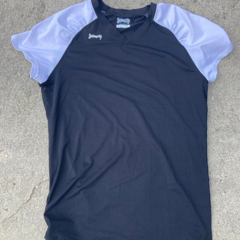 Intensity black & white jersey in a L womens sports athlete workout softball